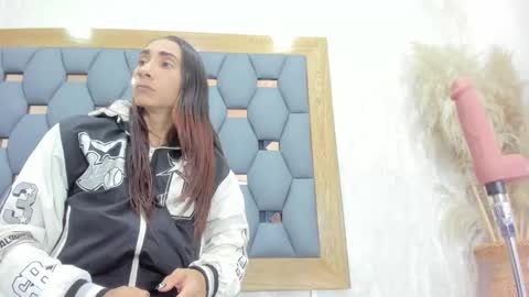 crystal_sm online show from 11.19.25