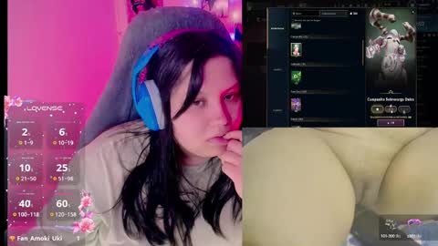 Snapshot of crystal_velvet01 chatting on 12.17.24 crystal online show from 12.17.24