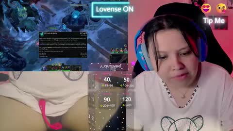 Snapshot of crystal_velvet01 chatting on 01.22.25 crystal online show from 01.22.25