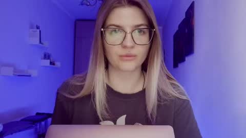 crystalblush01 online show from 05.05.26