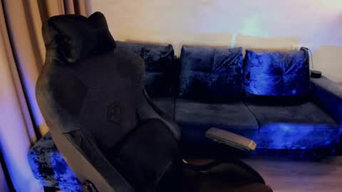 crystalemily online show from 02.24.25