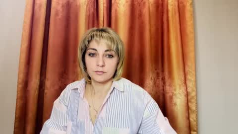 Snapshot of crystalfever_ chatting on 05.13.26 Mary online show from 05.13.26