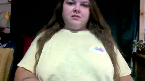 Snapshot of crystalizzzee chatting on 07.25.26 Herekittykitty69 online show from 07.25.26
