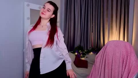 Snapshot of crystallcutie chatting on 03.20.26 Lora online show from 03.20.26