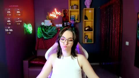 Snapshot of crystallglow chatting on 01.11.26 Kitty online show from 01.11.26