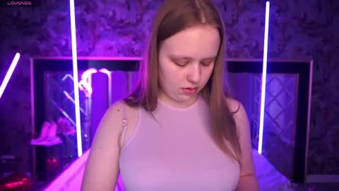 crystallpaws_ online show from 04.08.26