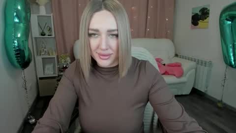 Snapshot of crystalpatton chatting on 12.07.24 CrystalPatton online show from 12.07.24