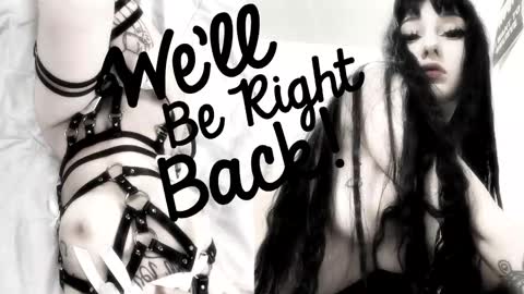 Sasha    Make me moan with patterns   good music here  online show from 11.25.25