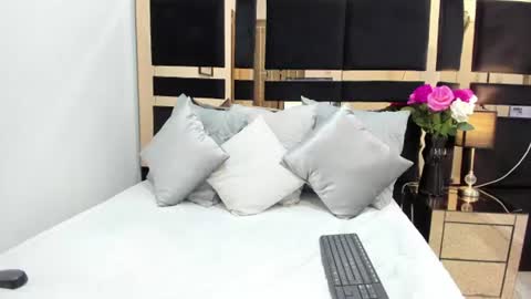 Crystal online show from 07.12.26
