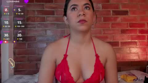 Snapshot of crystalvazquez chatting on 02.18.25 Soy Crystal online show from 02.18.25