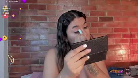 Snapshot of crystalvazquez chatting on 03.01.25 Soy Crystal online show from 03.01.25