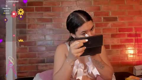 Snapshot of crystalvazquez chatting on 03.04.25 Soy Crystal online show from 03.04.25