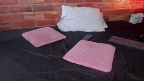 Snapshot of crystalvazquez chatting on 03.04.25 Soy Crystal online show from 03.04.25