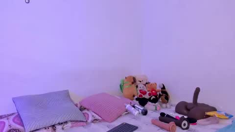 Snapshot of crystalvazquez chatting on 10.03.25 Soy Crystal online show from 10.03.25