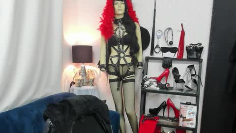 CrystalHotty online show from 10.30.25