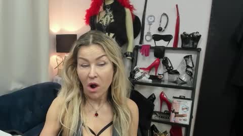 CrystalHotty online show from 03.20.26