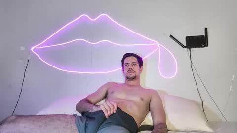 Snapshot of cshundderlick chatting on 02.21.26 cshunderlick online show from 02.21.26