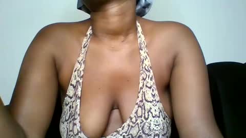 Snapshot of ctrl_cheeks chatting on 12.02.25 ctrl_cheeks online show from 12.02.25