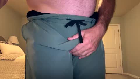 Snapshot of cuban2_slut chatting on 10.20.25 Cubantoo online show from 10.20.25