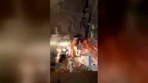 Snapshot of cubanih chatting on 12.18.25 cubanih online show from 12.18.25