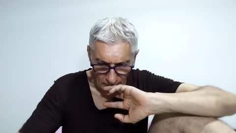 Snapshot of cucaio18 chatting on 04.25.26 BIG UNCUT HARD COCK online show from 04.25.26