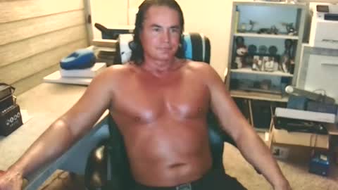 Yup... kinda old but Stop in and say hello online show from 06.18.26