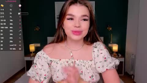 Snapshot of cuddles_jane chatting on 03.08.26 Silvia online show from 03.08.26