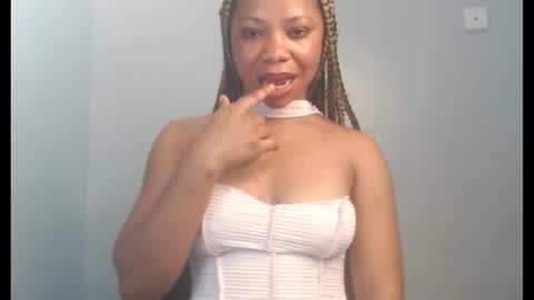 Snapshot of cum_chocochata chatting on 10.02.25 Nancy online show from 10.02.25