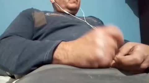 Snapshot of cumbian_chero chatting on 02.24.25 cumbian_chero online show from 02.24.25