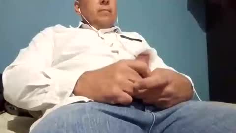 Snapshot of cumbian_chero chatting on 02.24.25 cumbian_chero online show from 02.24.25