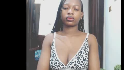 Snapshot of cumebony_petit chatting on 04.20.26 cumebony_petit online show from 04.20.26