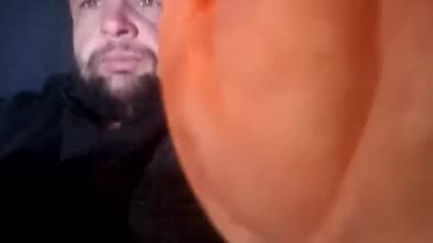 Snapshot of cumgazm69 chatting on 10.28.25 kiwi bloke online show from 10.28.25