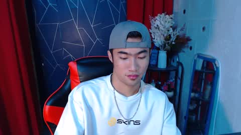 Snapshot of cumhavefun25 chatting on 12.04.24 ask me online show from 12.04.24