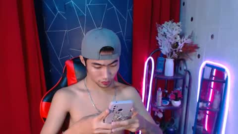 Snapshot of cumhavefun25 chatting on 12.09.24 ask me online show from 12.09.24