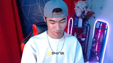 Snapshot of cumhavefun25 chatting on 12.12.24 ask me online show from 12.12.24