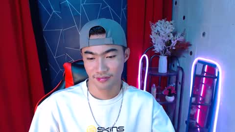 Snapshot of cumhavefun25 chatting on 12.17.24 ask me online show from 12.17.24