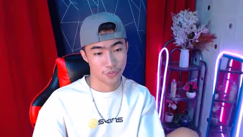 Snapshot of cumhavefun25 chatting on 12.17.24 ask me online show from 12.17.24