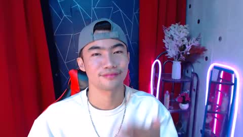 Snapshot of cumhavefun25 chatting on 12.18.24 ask me online show from 12.18.24