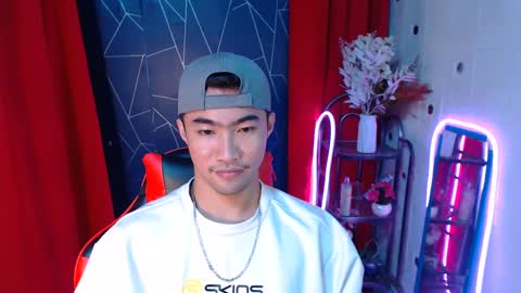 Snapshot of cumhavefun25 chatting on 12.18.24 ask me online show from 12.18.24