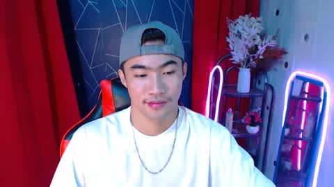 Snapshot of cumhavefun25 chatting on 12.19.24 ask me online show from 12.19.24