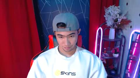 Snapshot of cumhavefun25 chatting on 01.04.25 ask me online show from 01.04.25