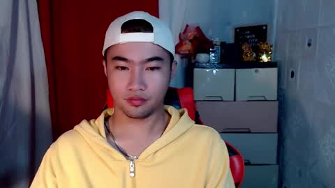 Snapshot of cumhavefun25 chatting on 10.25.25 ask me online show from 10.25.25