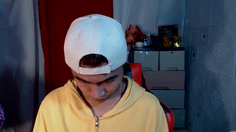 Snapshot of cumhavefun25 chatting on 10.26.25 ask me online show from 10.26.25