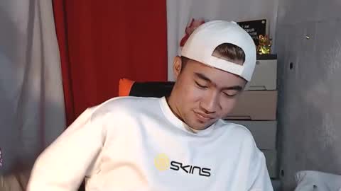 Snapshot of cumhavefun25 chatting on 10.28.25 ask me online show from 10.28.25