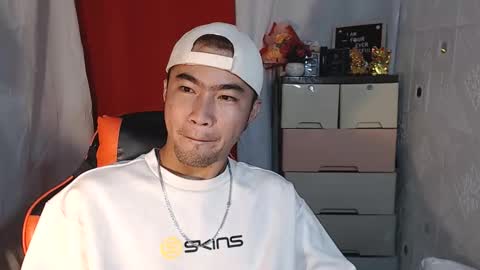 Snapshot of cumhavefun25 chatting on 10.29.25 ask me online show from 10.29.25