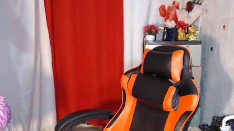 Snapshot of cumhavefun25 chatting on 11.04.25 ask me online show from 11.04.25