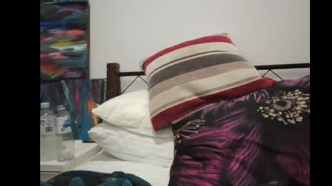 Snapshot of cumliveinoz chatting on 12.16.25 cumliveinoz online show from 12.16.25