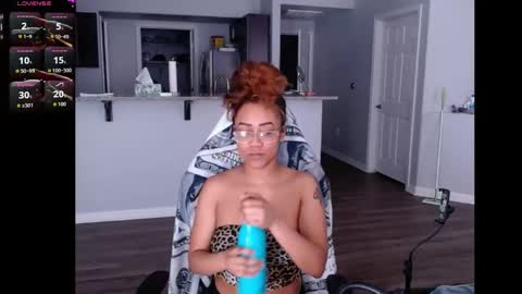 Snapshot of cumplzqueen chatting on 06.08.26 Nia Reese online show from 06.08.26
