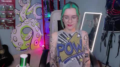 Snapshot of cumpotikeve chatting on 02.12.26 CUMpotikEve online show from 02.12.26