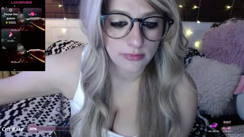 Snapshot of cumqueen101 chatting on 04.20.26 Kasey online show from 04.20.26
